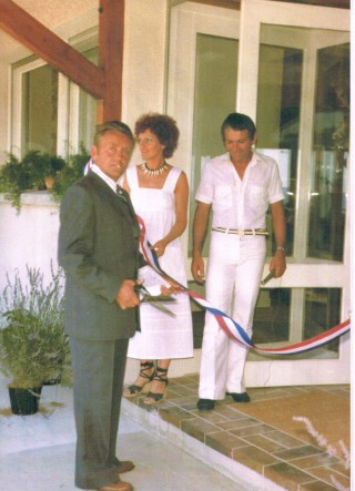 Inauguration du restaurant Le Panoramic par le maire René Rochegüe le 23 juillet 1977